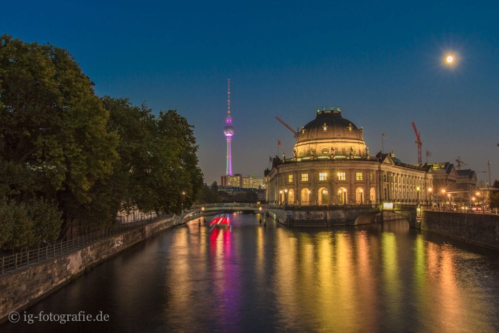 Bode Museum bei Nacht