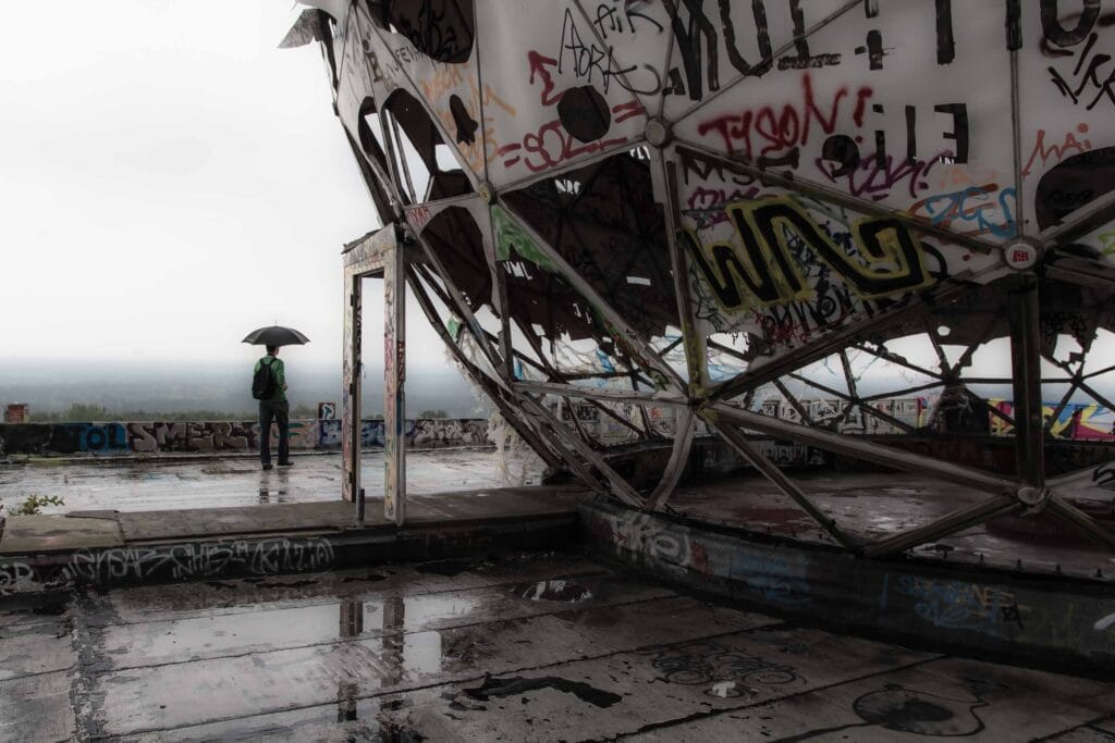 Regen über dem Teufelsberg in Berlin